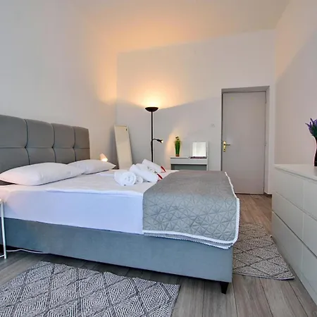 Apartman Frane *