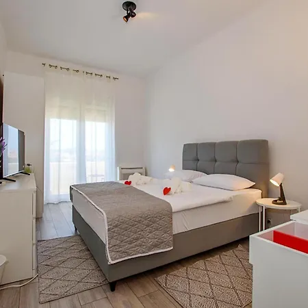 Apartman Frane *